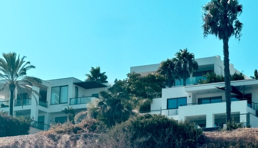 Real estate lawyer in Seville advising international buyers
